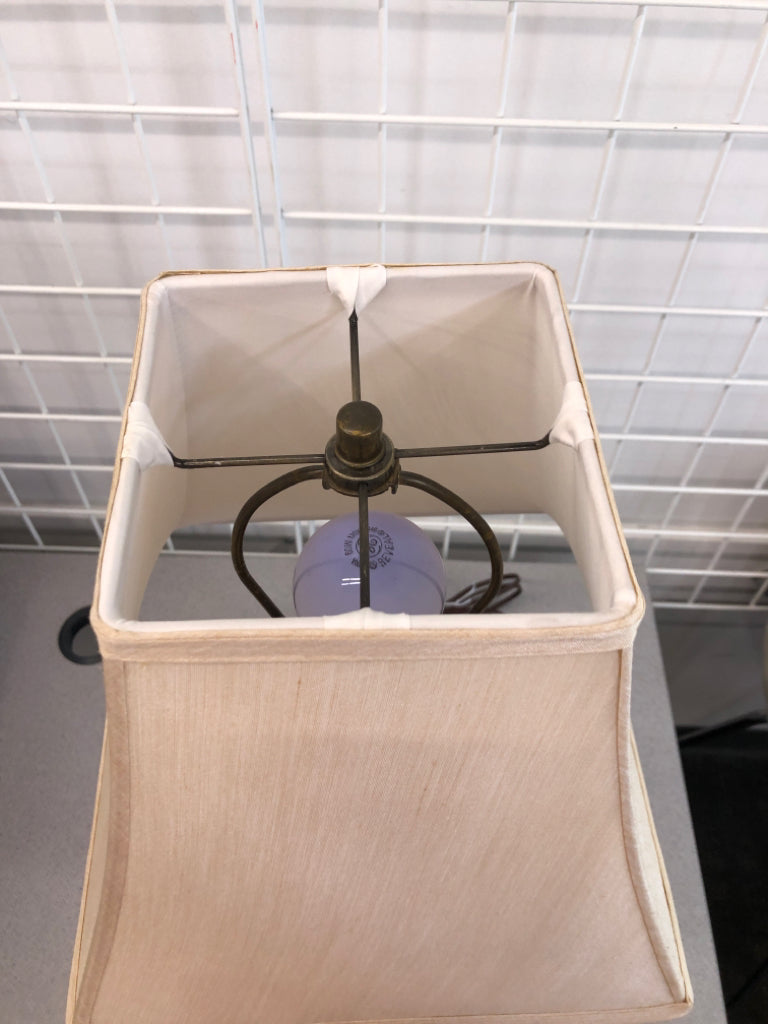 VTG 3WAY LAMP W/FROSTED GLASS PANEL AND CREAM SHADE.