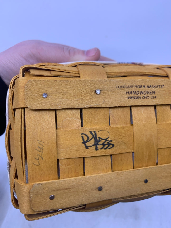 SMALL SHALLOW RECTANGLE BASKET W/ BOTANICAL FIELDS LINER.