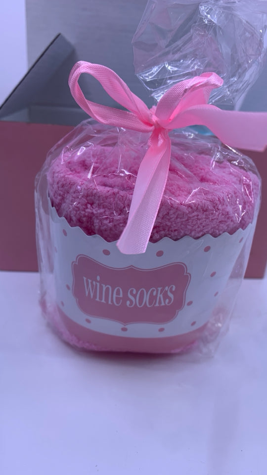 NIB WINE GIFT SET.