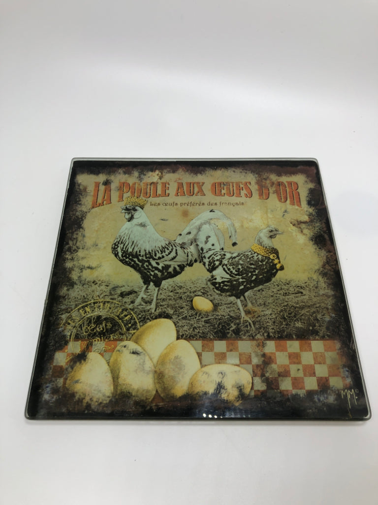 LA POULE AUX GLASS TRIVET.