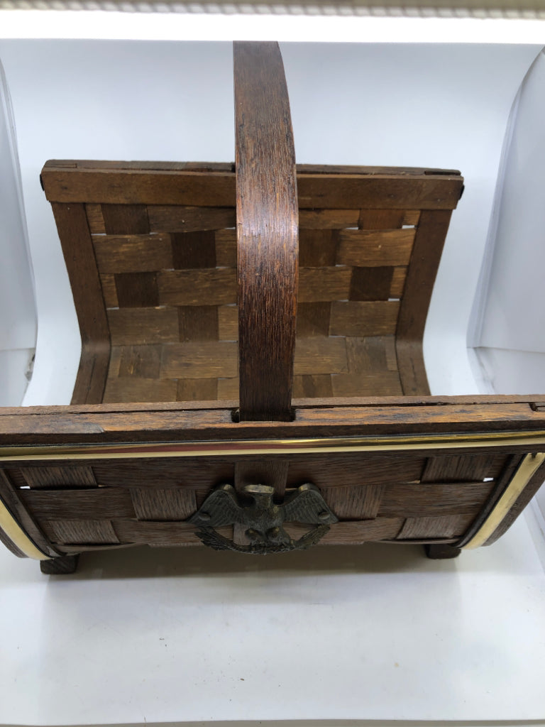 VTG MAGAZINE RACK W EAGLE.