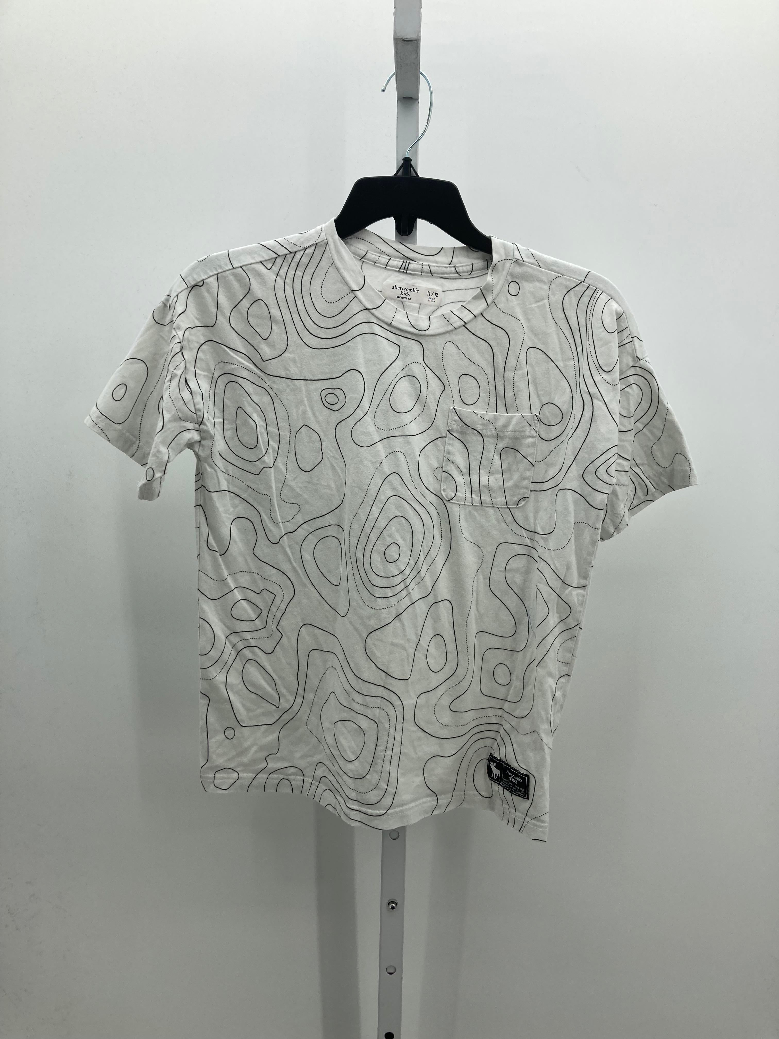 BLACK WAVY LINES