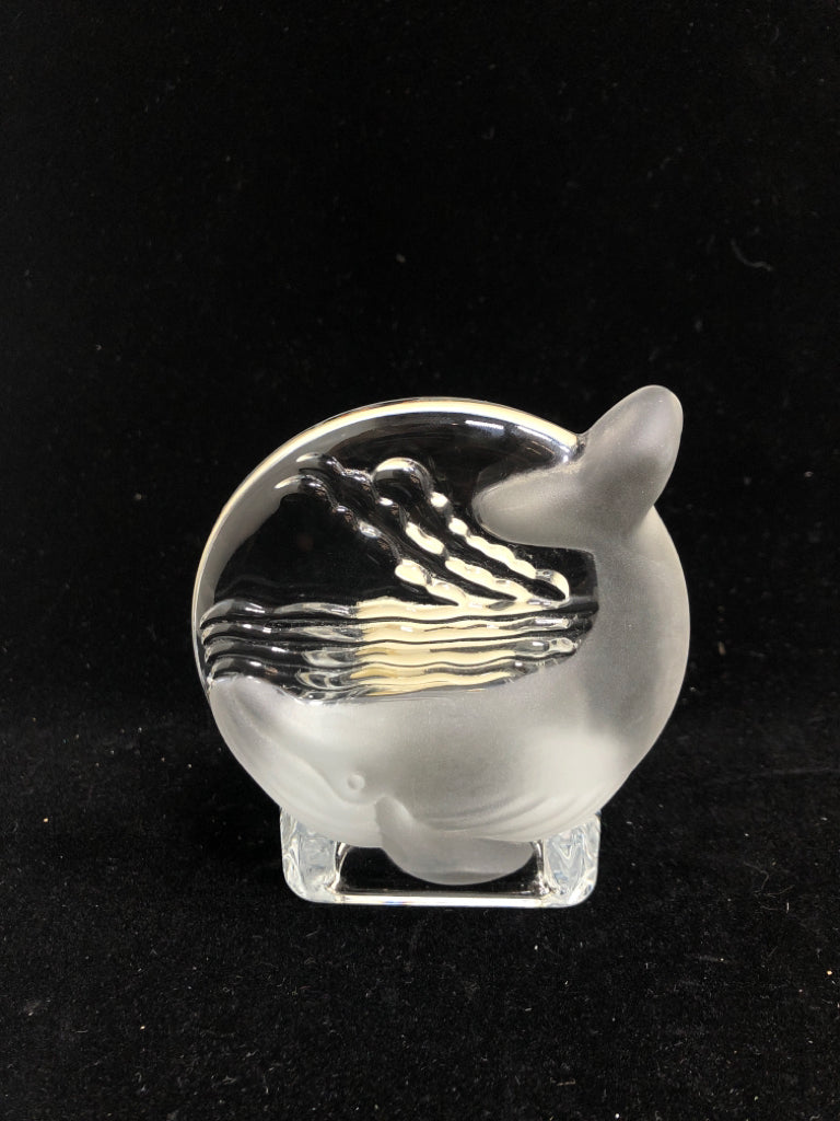 FROSTED WHALE VOTIVE HOLDER.