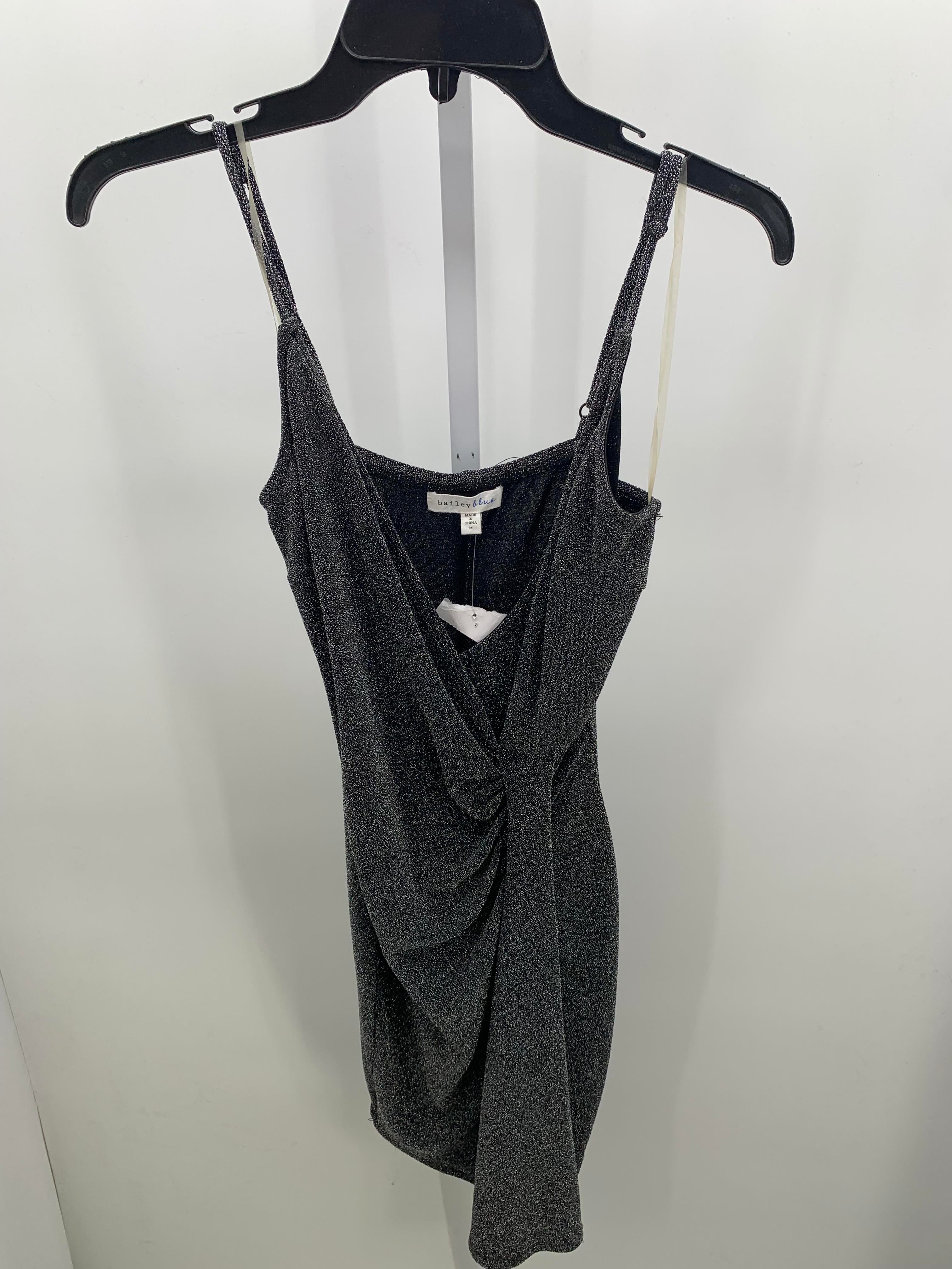 Size Medium Misses Short Sleeve Shirt