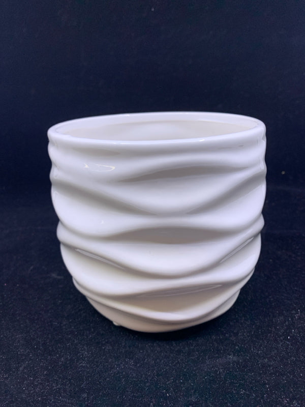 WHITE DIMPLED PLANTER.