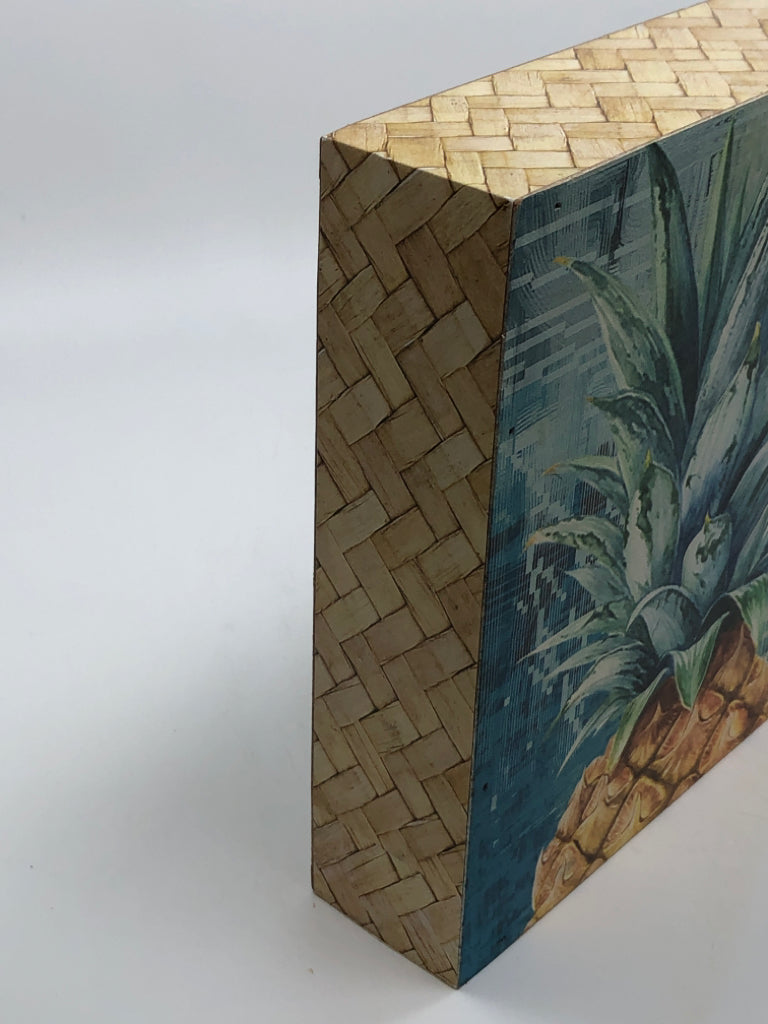 BE A PINEAPPLE WOOD SIGN.