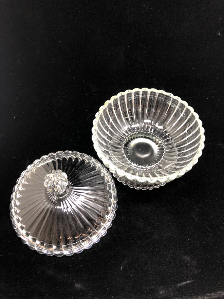 CLEAR GLASS COVERED CANDY DISH.