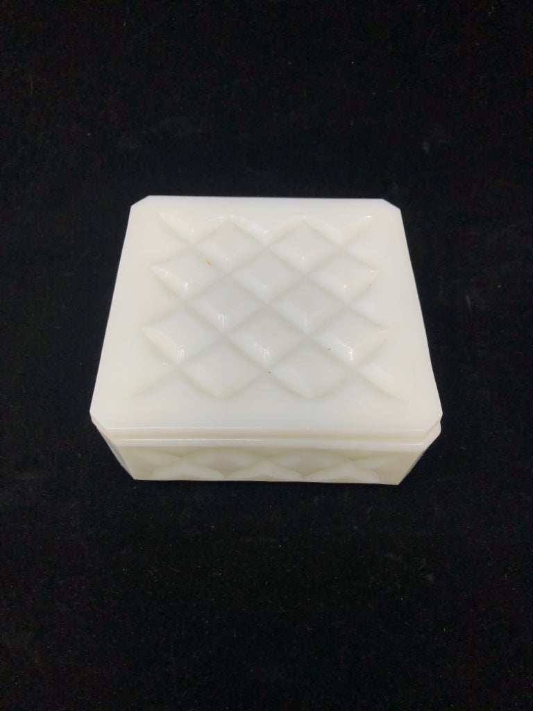 VTG SQUARE MILK GLASS BOX W/LID.