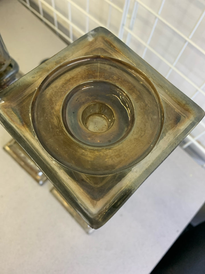 2 GOLD IRIDESCENT GLASS CANDLE HOLDER.