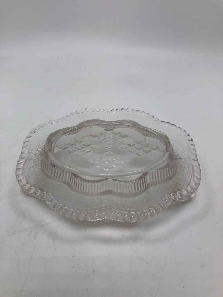 VTG CLEAR PRESSED GLASS OVAL HANDLED DISH W/LID.