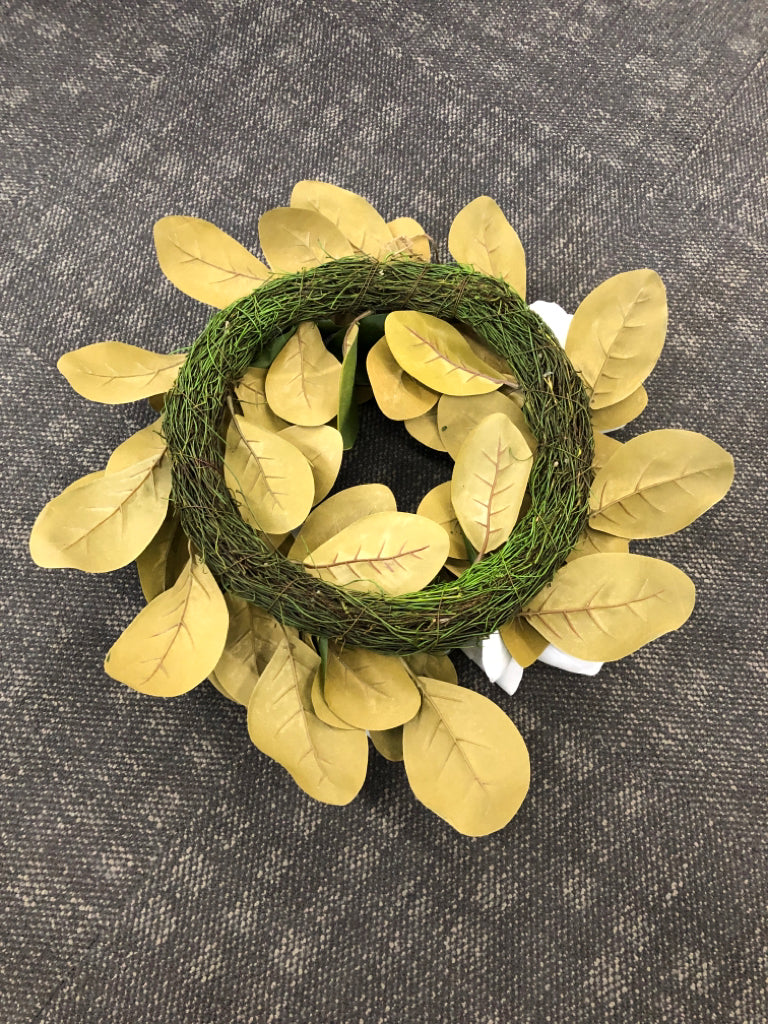 LG WHITE MAGNOLIA FLOWER/LEAVES WREATH.