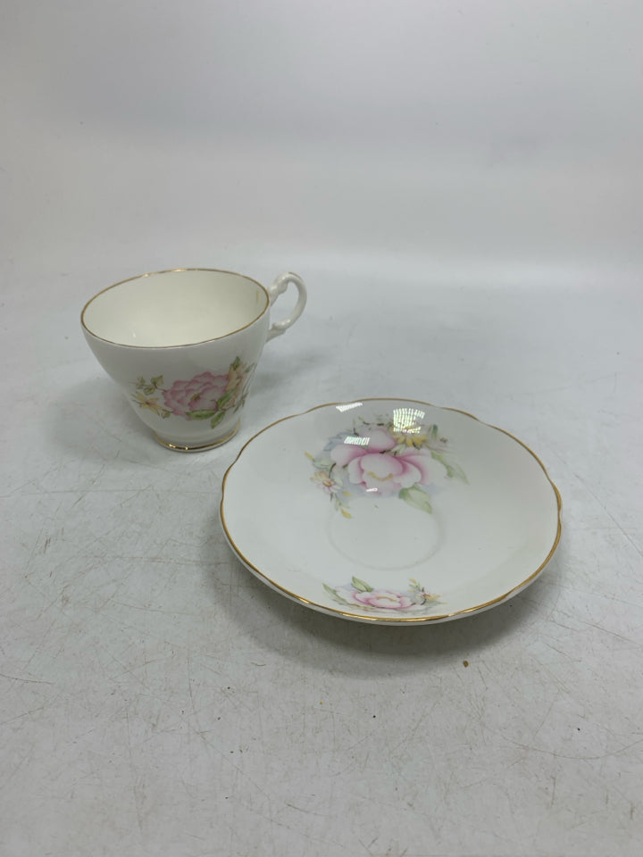 LIGHT PINK/YELLOW FLOWERS TEACUP.