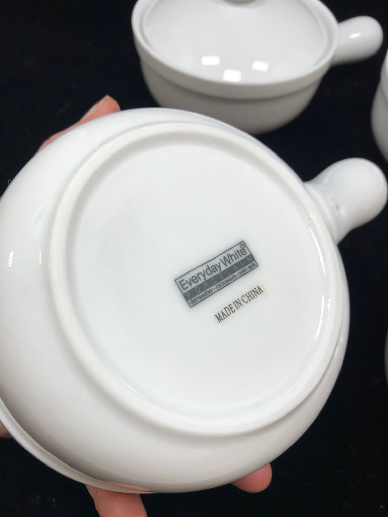 4 PORCELAIN FRENCH ONION SOUP BOWLS W/LIDS.