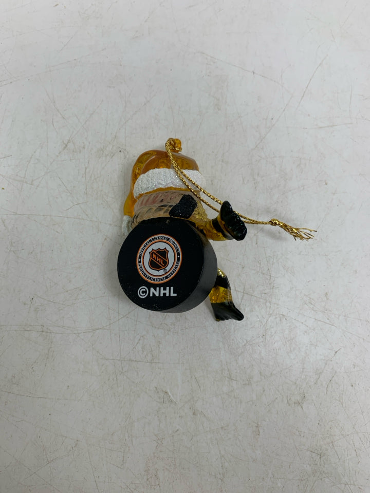 BOSTON BRUINS SNOWMAN/ HOCKEY PUCK ORNAMENT.