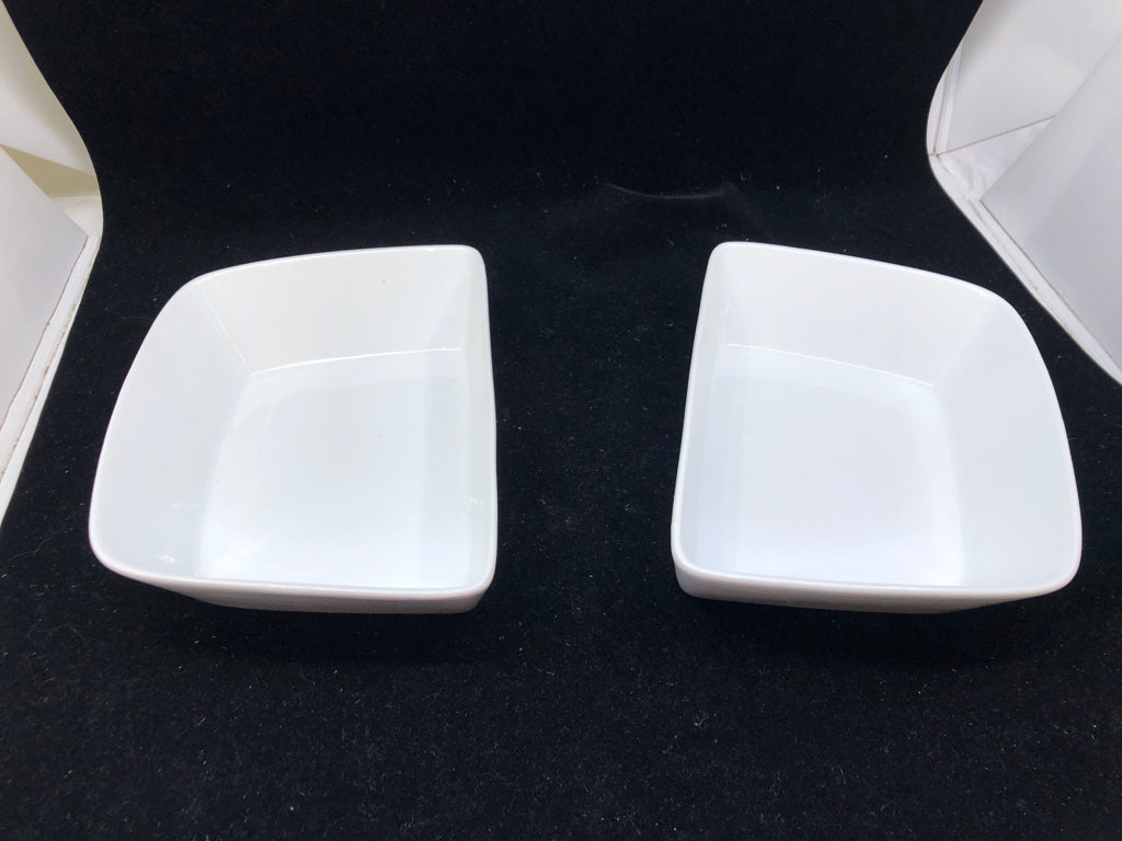 3PC WHITE SERVER IN METAL RACK.