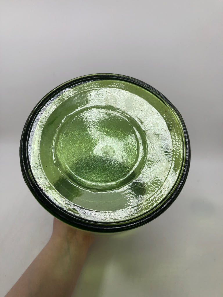 LG GREEN GLASS VASE W/TWINE.