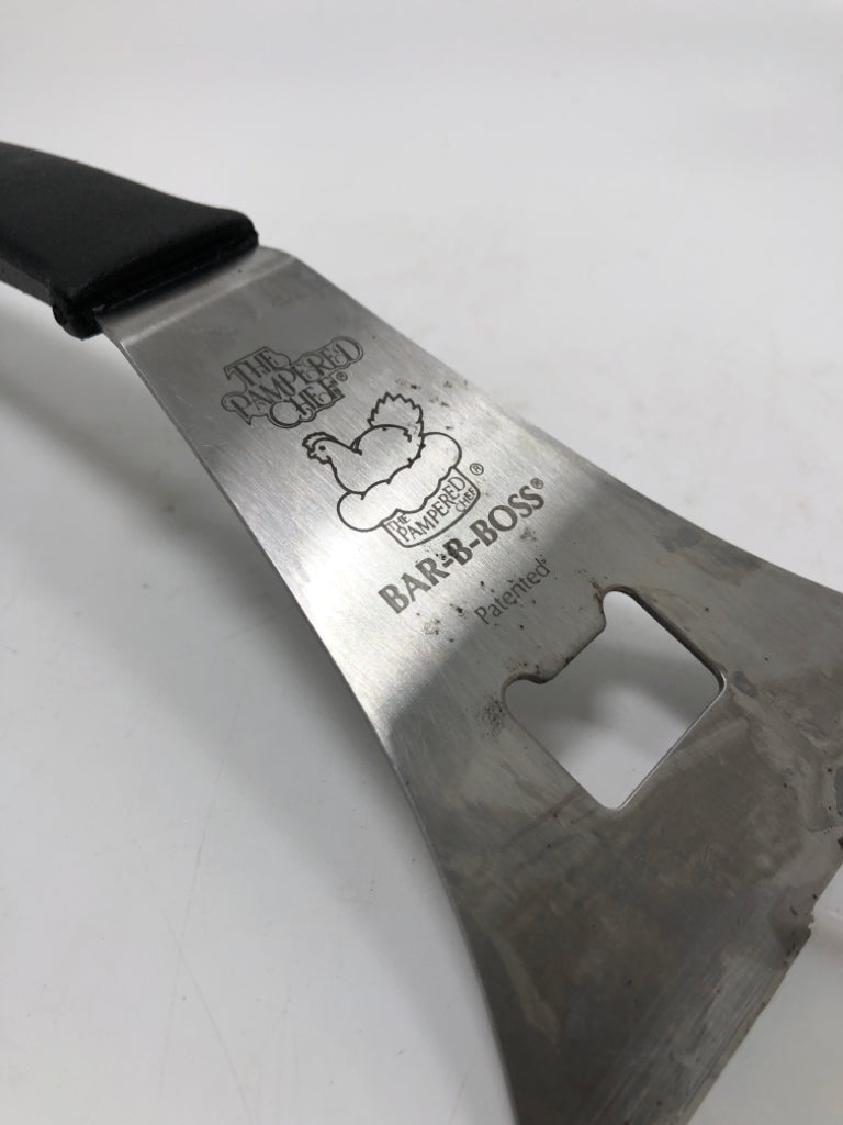 PAMPERED CHEF GRILL SPATULA.