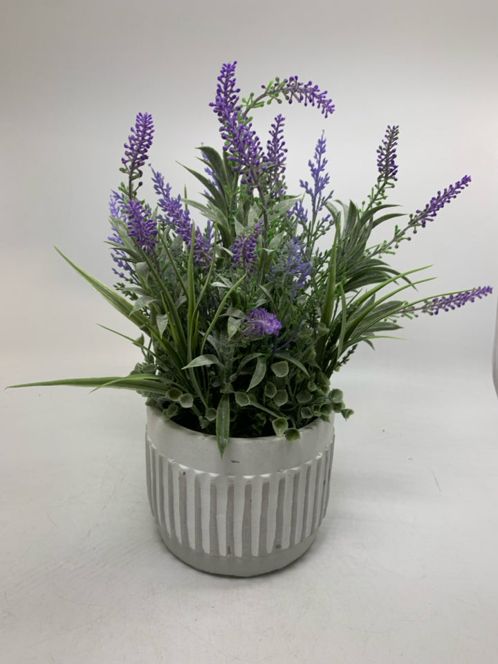 WHITE RIBBED PLANTER W/ FAUX LAVENDER.