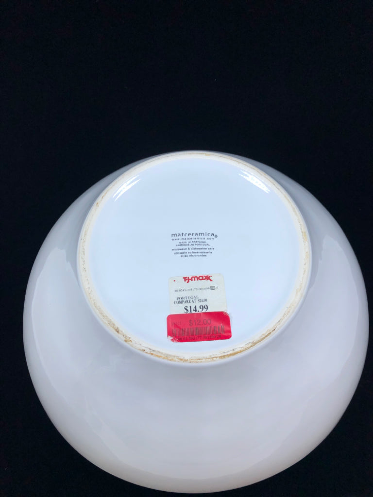 LG WHITE GLASS SERVING BOWL W/HANDLES.