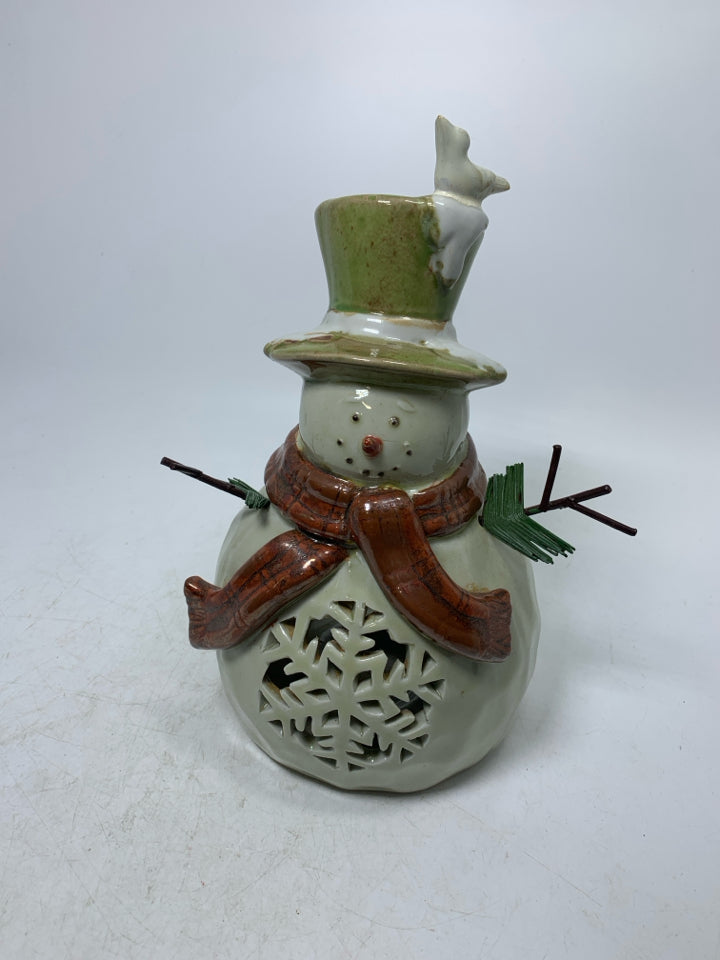 CERAMIC PIECED SNOWFLAKE SNOWMAN TEA LIGHT HOLDER.