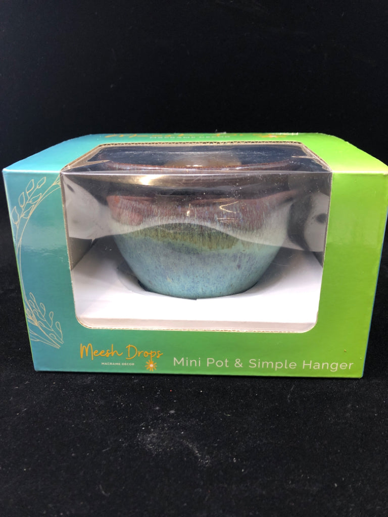 MACRAME DECOR CERAMIC POT W/HANGER IN BOX.