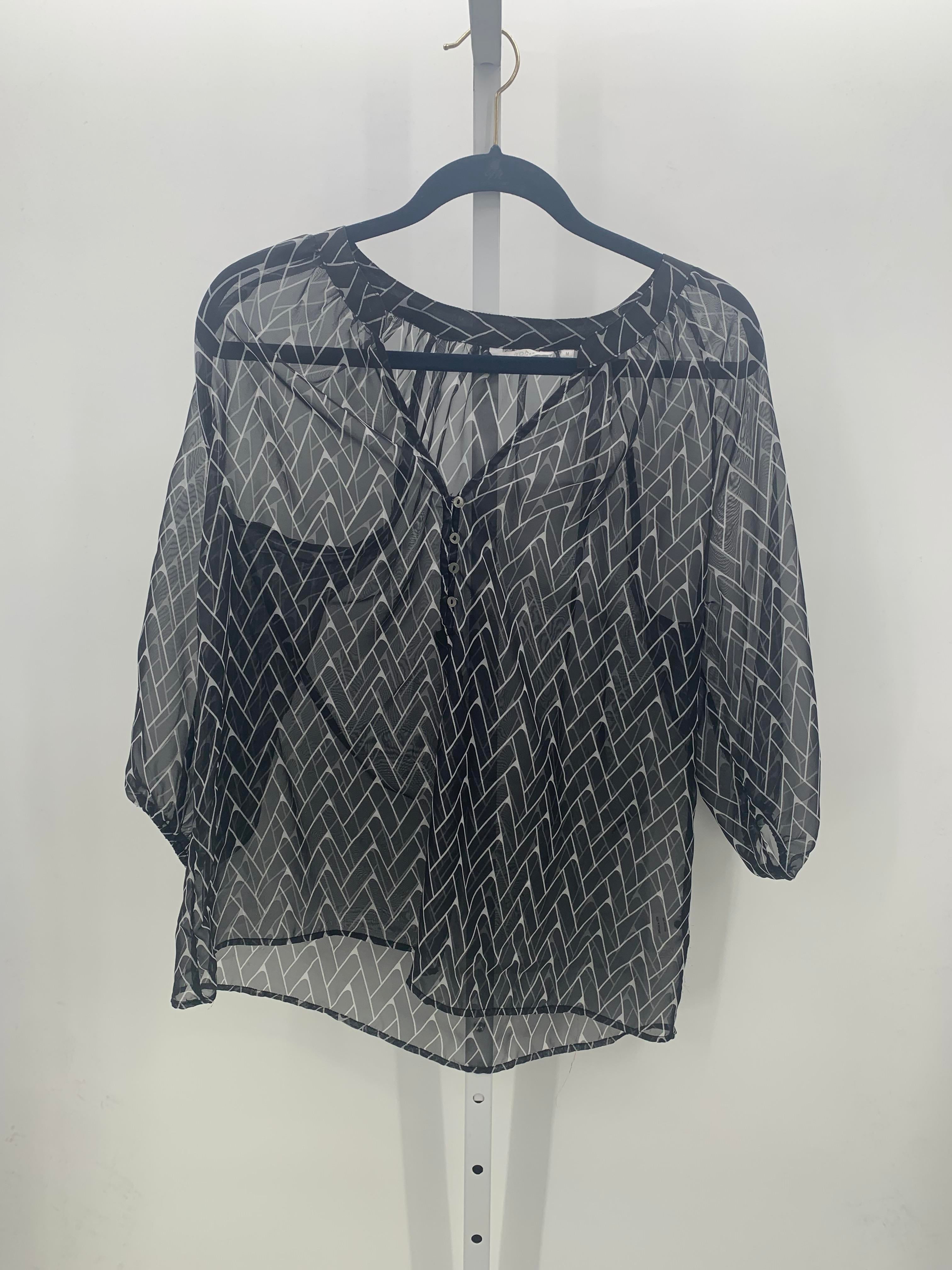 Size Medium Misses 3/4 Sleeve Shirt
