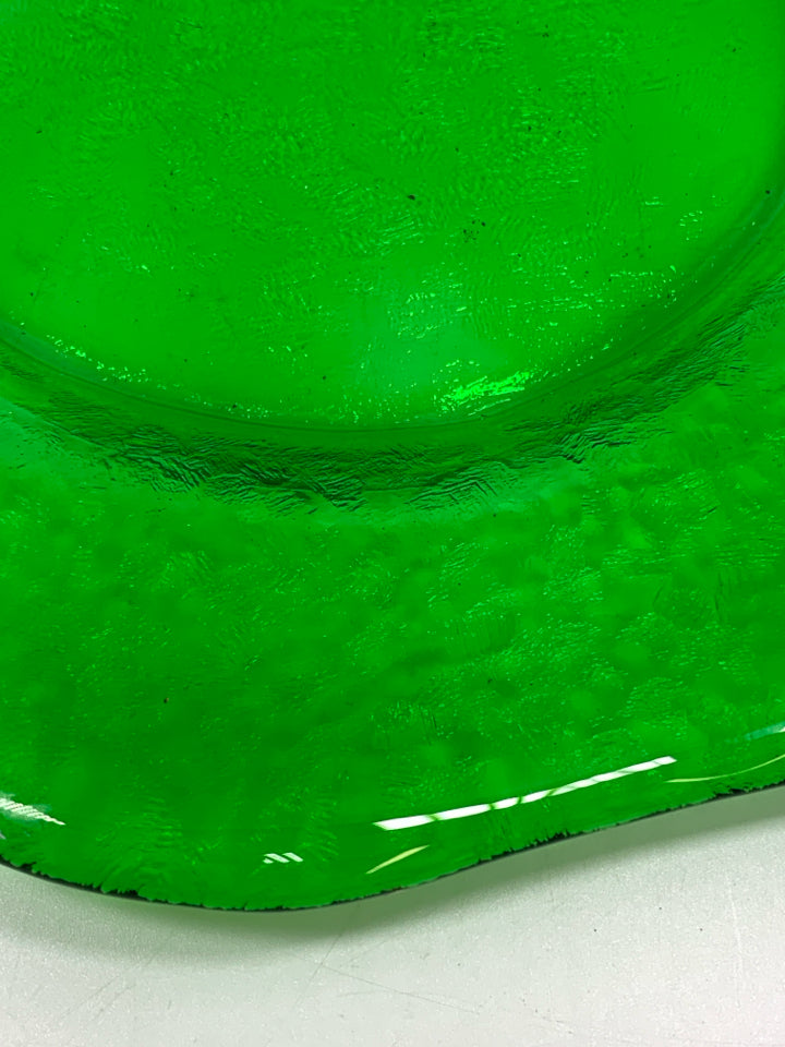 TEXTURED GREEN GLASS PLATE W/SCALLOP EDGE.