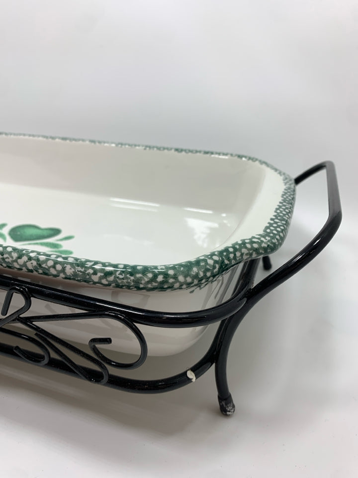 2PC GREEN HEART CASSEROLE DISH ON CADDY.