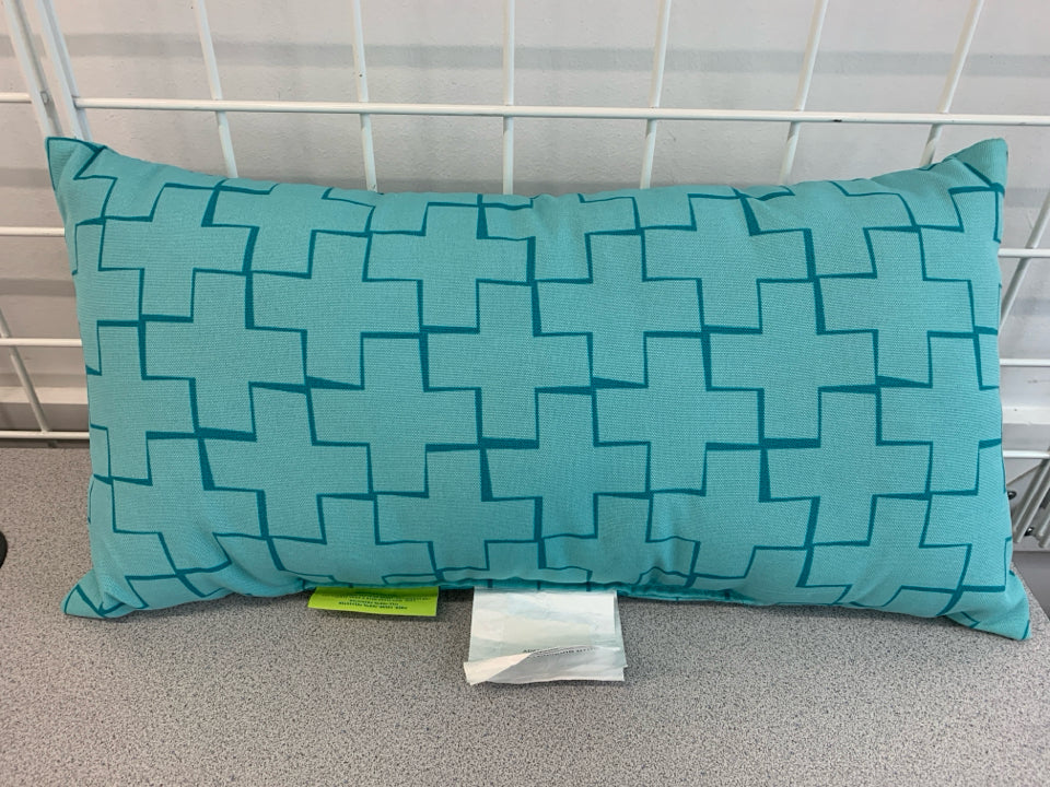 TEAL GEOMETRIC THROW PILLOW.