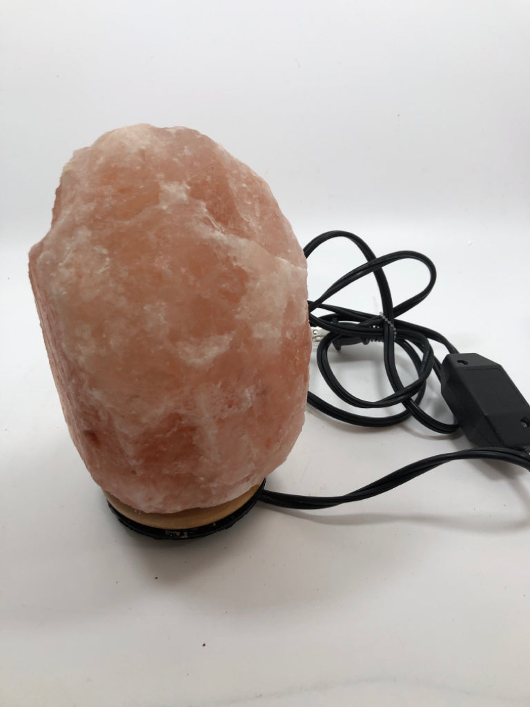 PINK SALT ACCENT LAMP