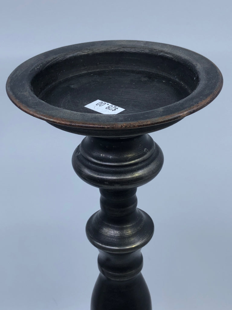 2 TALL BLACK PILLAR CANDLE HOLDER.