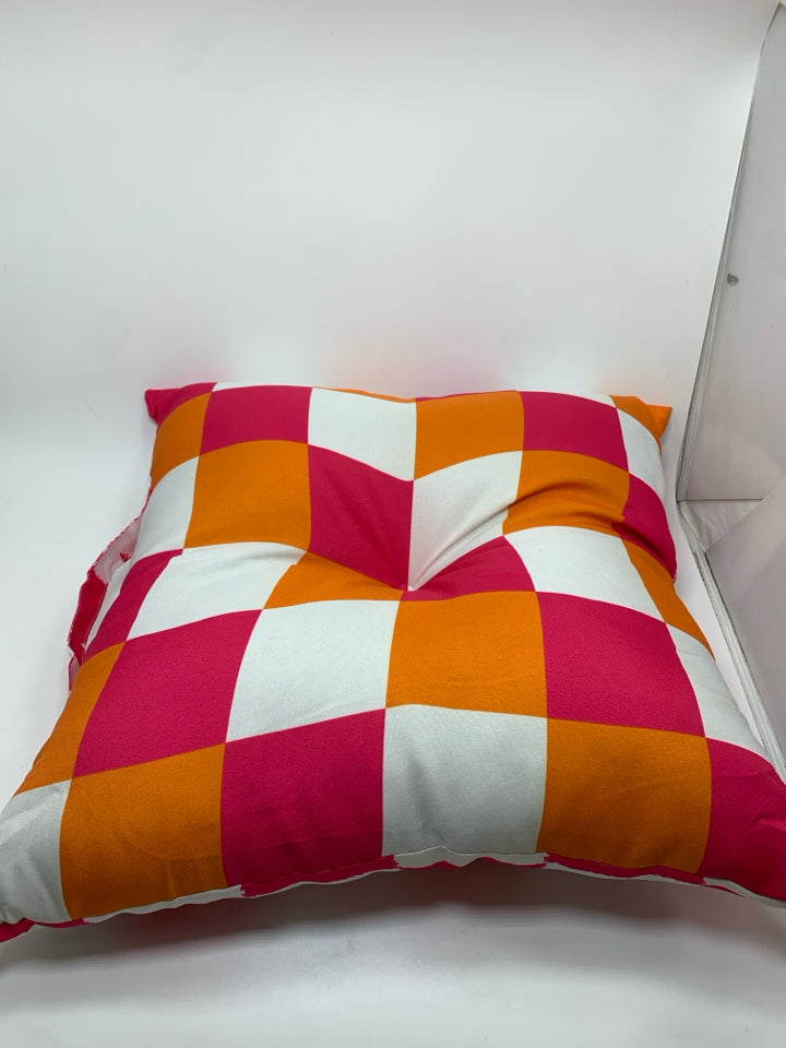 PINK & ORANGE CHECKERED PALM TREE PILLOW.