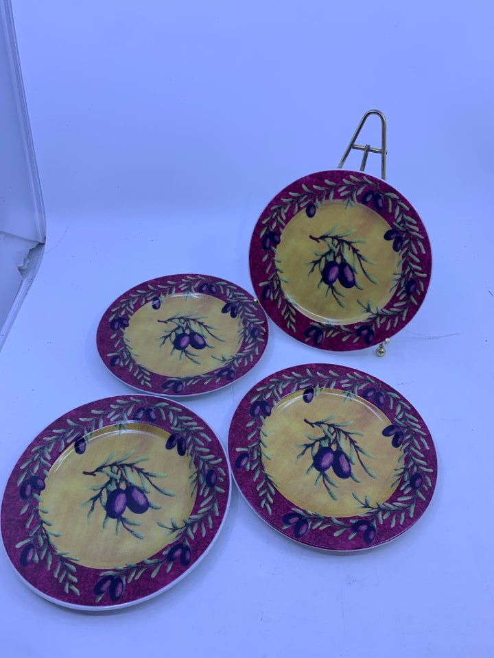 4 OLIVE PATTERN SNACK PLATES.