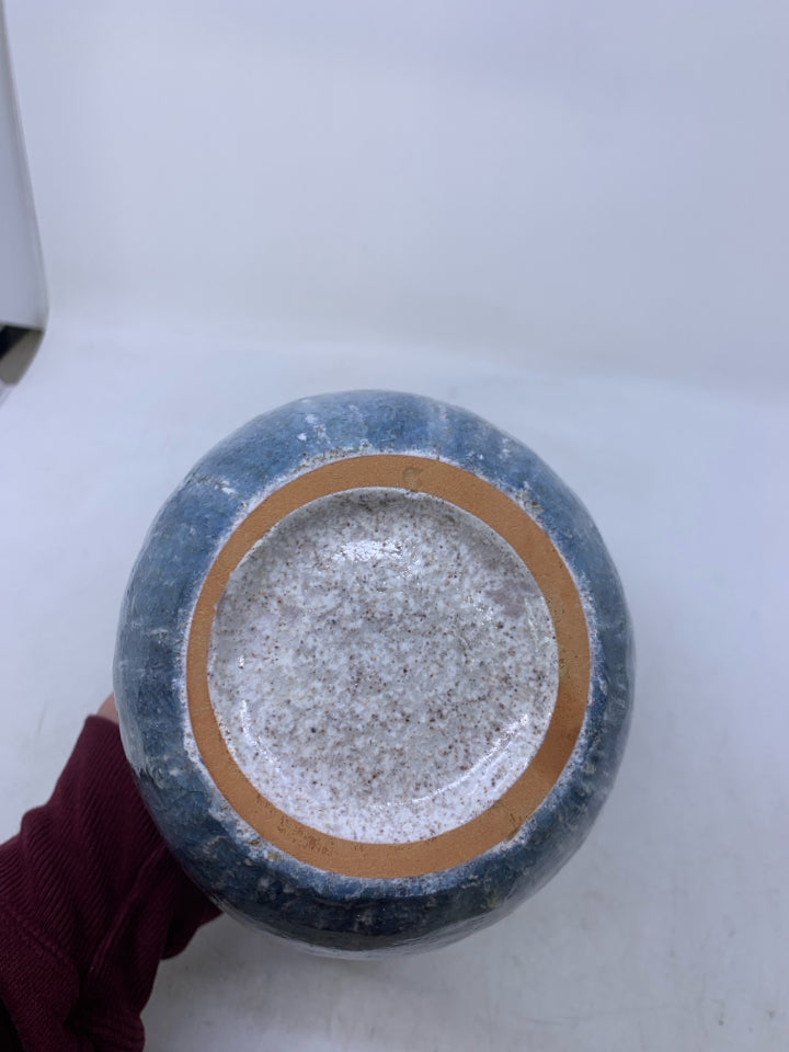 BLUE W/ WHITE DETAILS LARGE VASE.