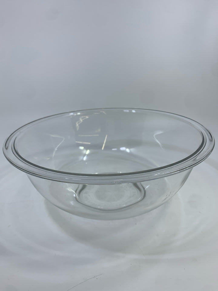 CLEAR PYREX MIXING BOWL.