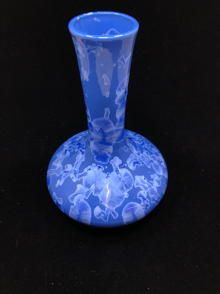 CRYSTALLINE SPOTTED BLUE VASE.