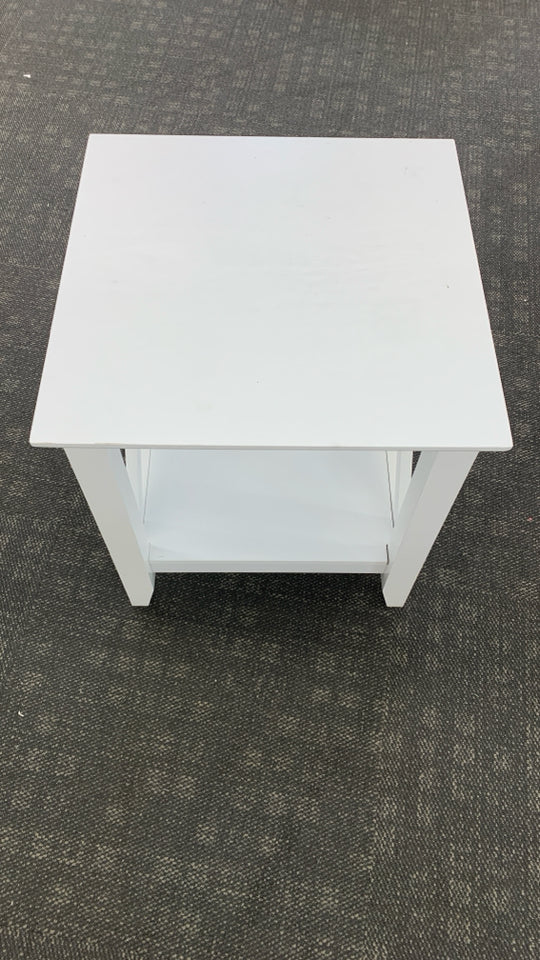 WHITE WOOD END TABLE W/SHELF.