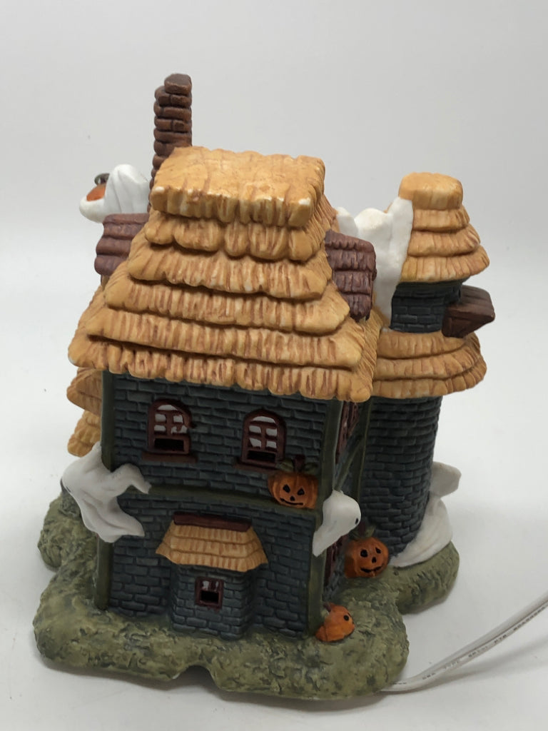 PORCELAIN ILLUMINATED STONE/STRAW/GHOSTS HAUNTED HOUSE.