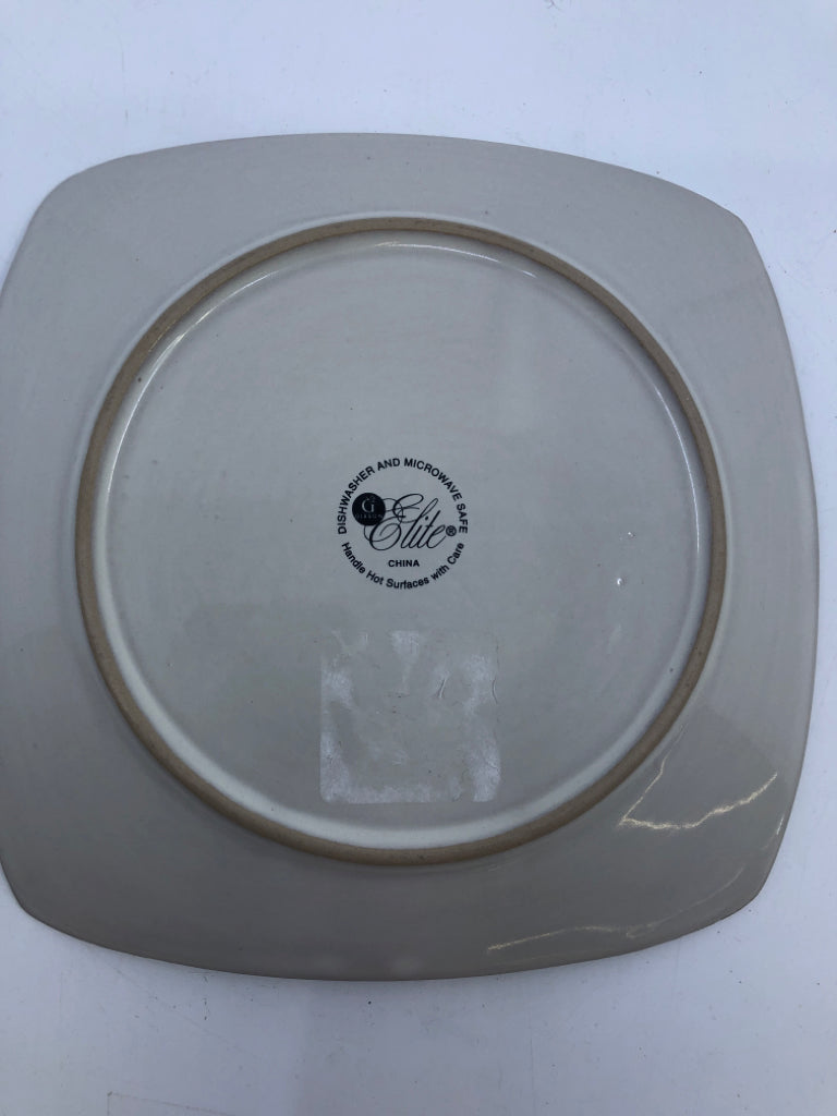 BLUE AND WHITE FLORAL RAISED EDGE SERVING PLATE.