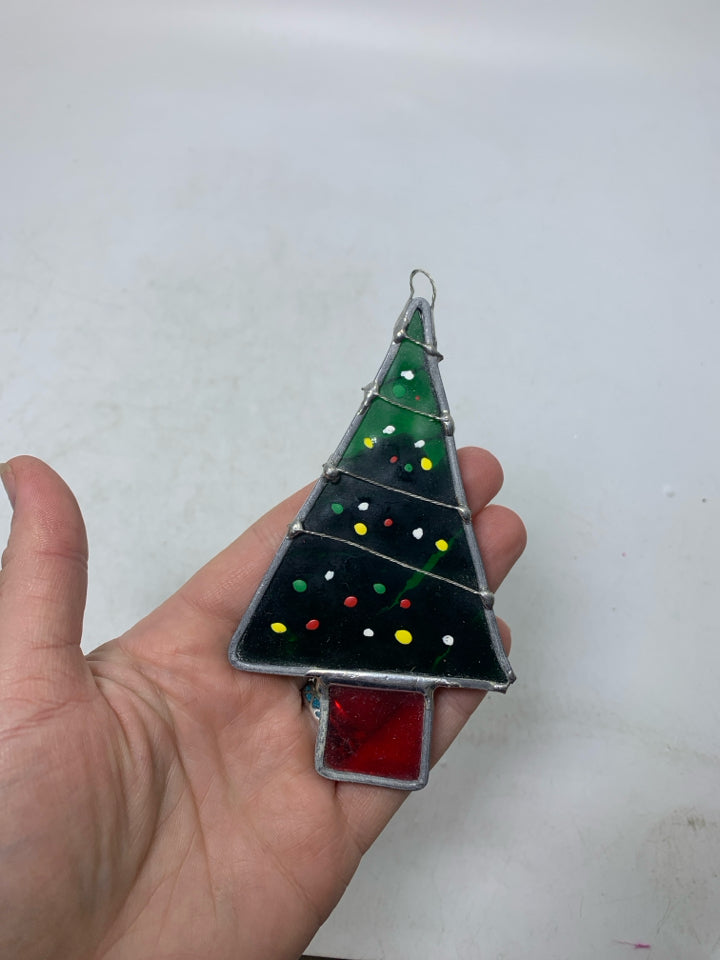 STAINED GLASS CHRISTMAS TREE ORNAMENT.