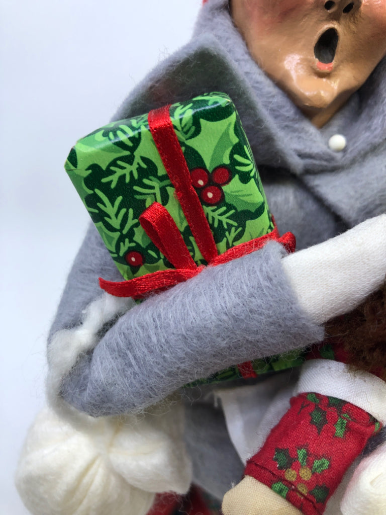 BYERS' CHOICE GRANDMA W TOYS-1996.