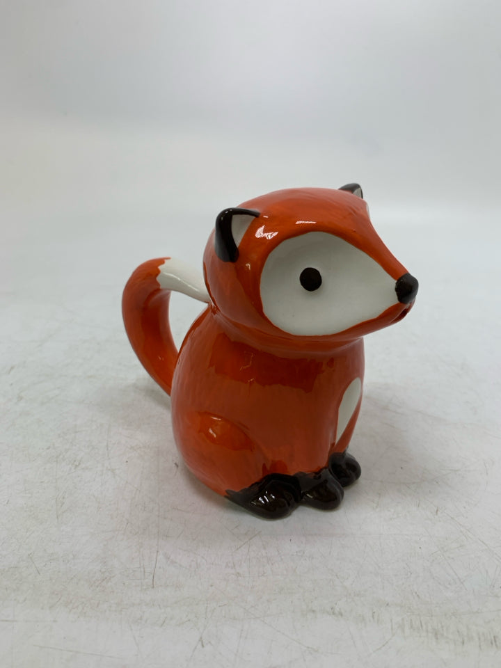 CERAMIC SMALL ROX CREAMER.