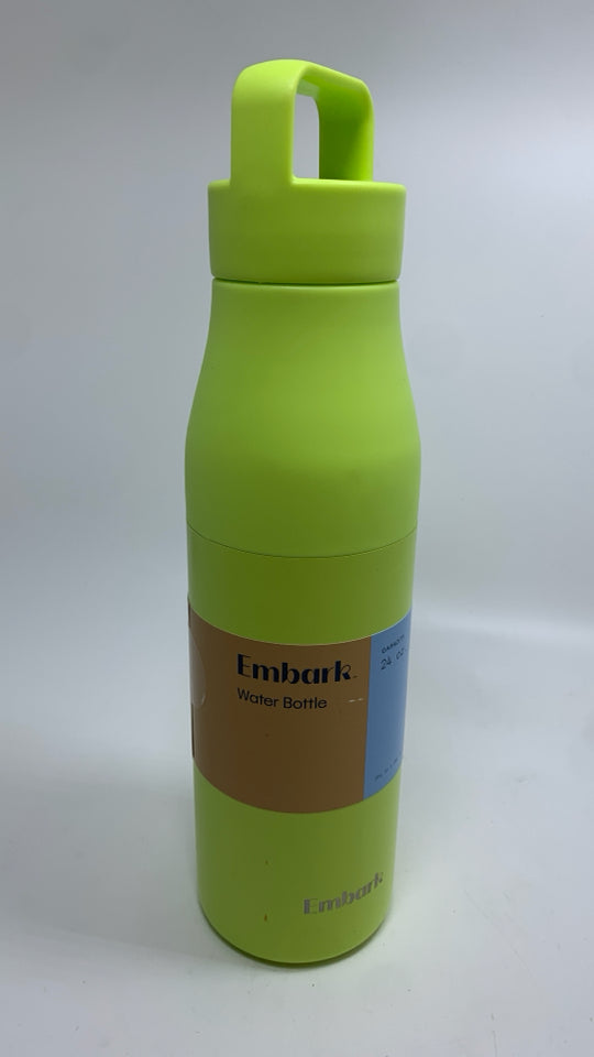 NWT LIME GREEN EMBARK WATER BOTTLE.