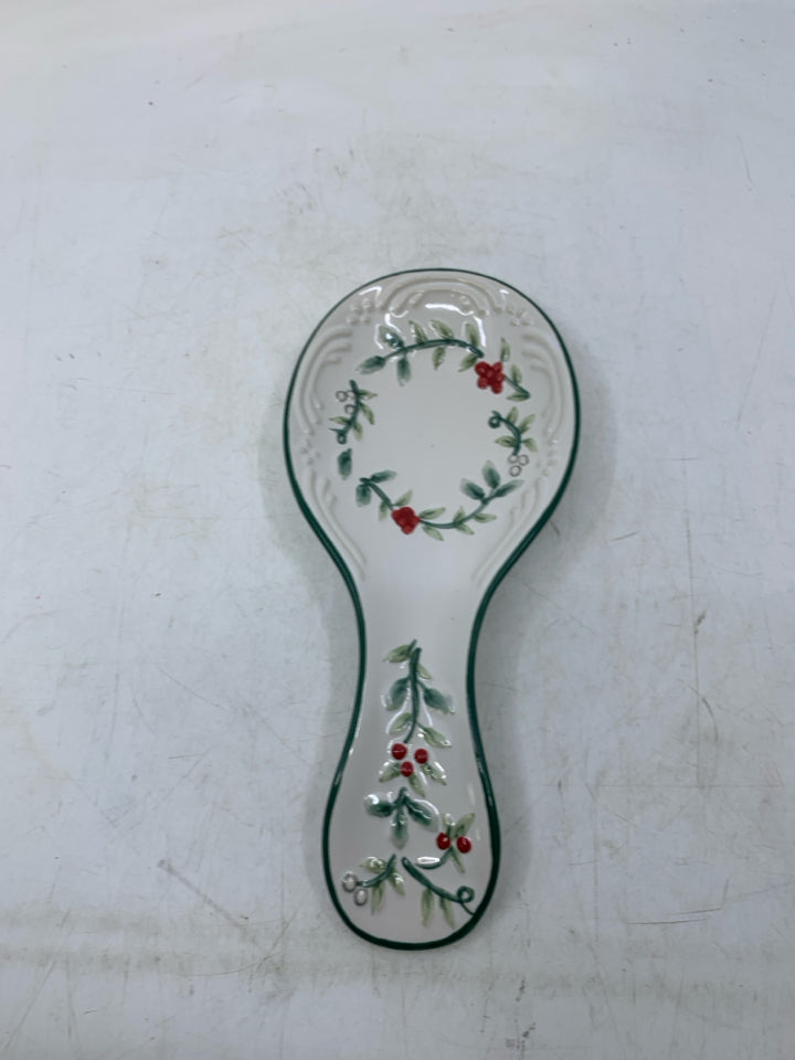 PFALTSGRAFF WINTERBERRY SPOON REST.