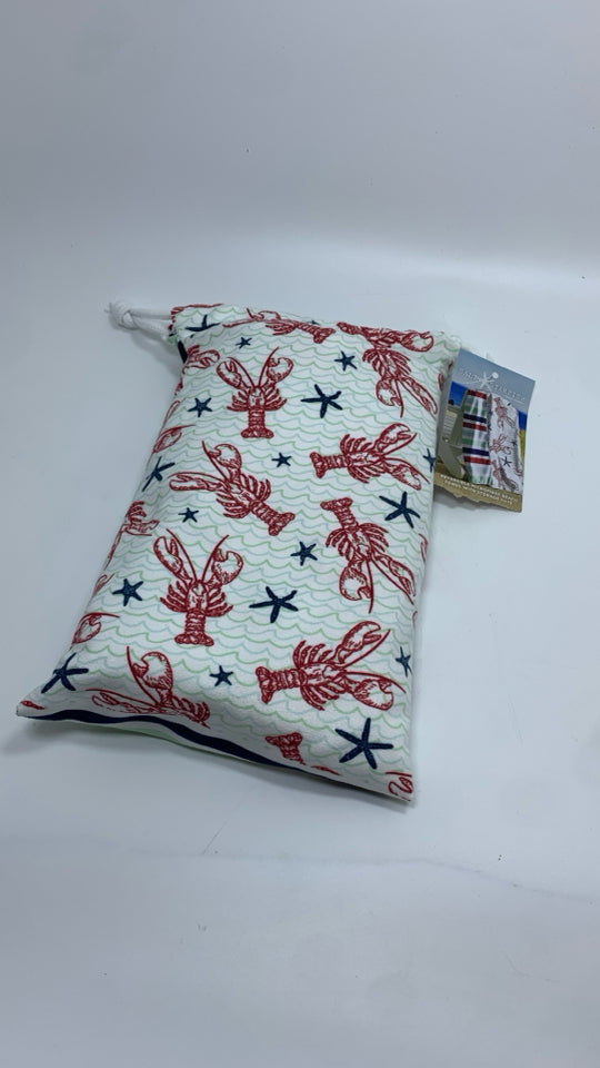 NIP REVERSIBLE MICROFIBER BEACH TOWEL/TOTE.