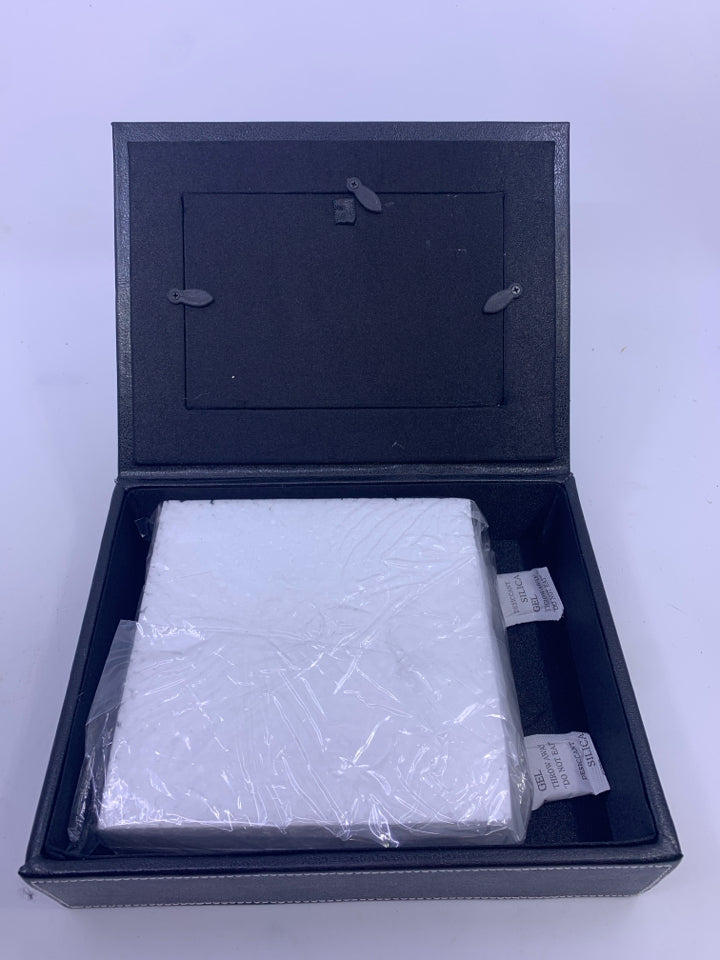 FAUX LEATHER JEWELRY BOX W PHOTO INSERT.