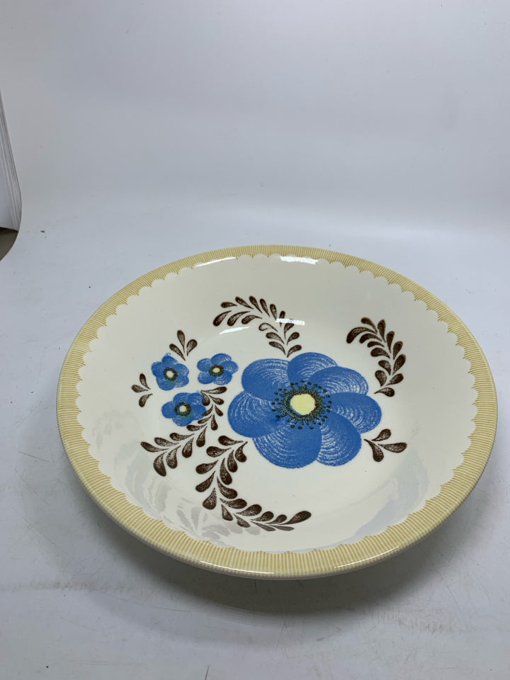 VTG LARGE BLUE FLORAL SERVING BOWL BY JEANNETTE.