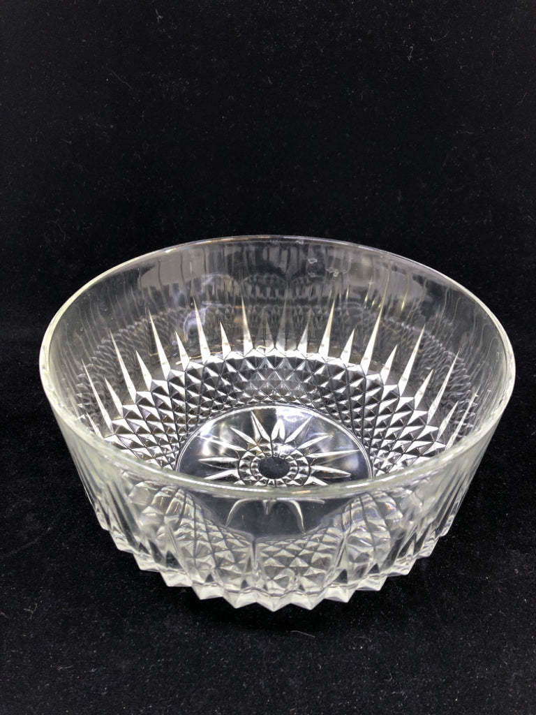 LARGE CLEAR GLASS SUN SERVING BOWL.