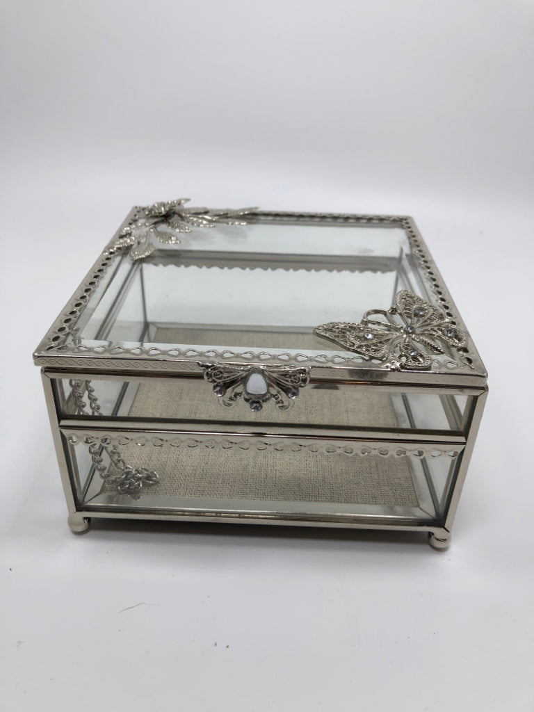 SILVER BUTTERFLY AND GLASS DECORATIVE BOX.