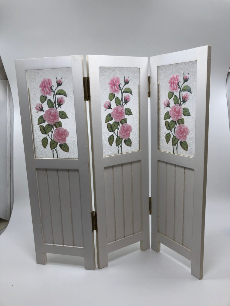 MINI WOOD DIVIDER DECOR W/PINK ROSES.